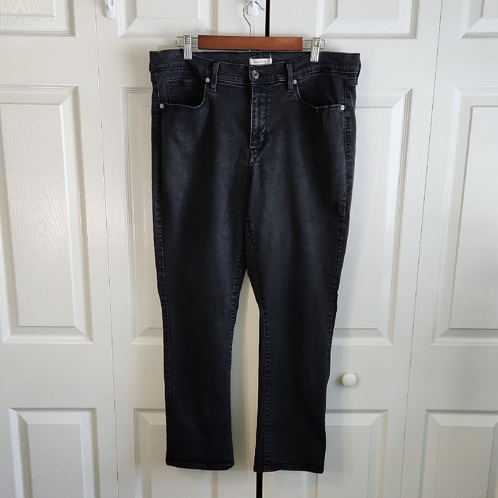 Levis Classic Straight Womens Black Denim Jeans SZ 18/34 Casual Western Everyday